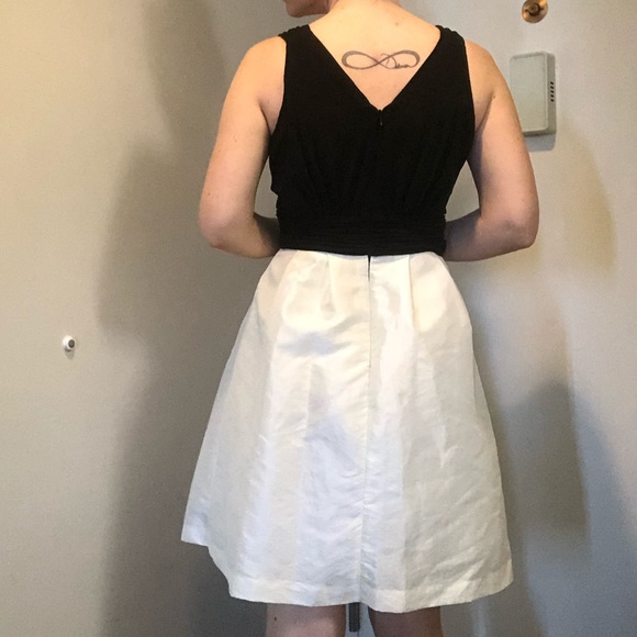 Black and White V Neck Party Dress - Picture 2 of 5